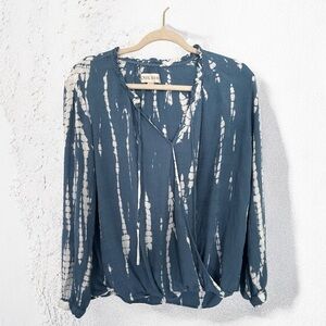Knox Rose Blue/White Tie-Dye V-Neck Faux Wrap Top – Size L